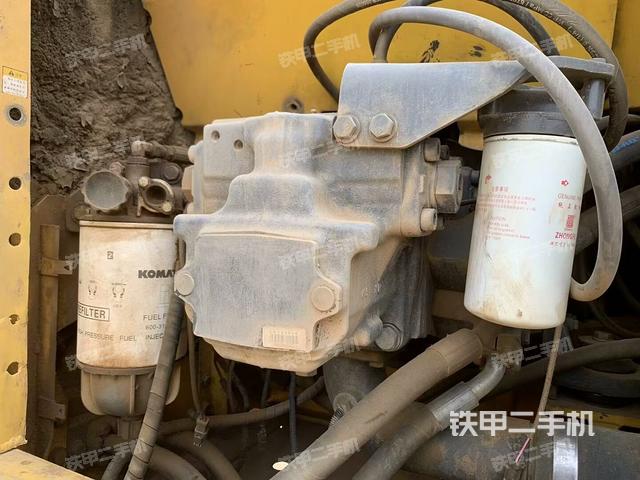 液壓泵艙室正面整體（整機(jī)外觀）