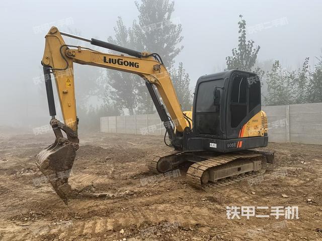 驾驶室整体（整机外观）