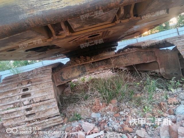 转盘和下车架正前（工作和回转装置）