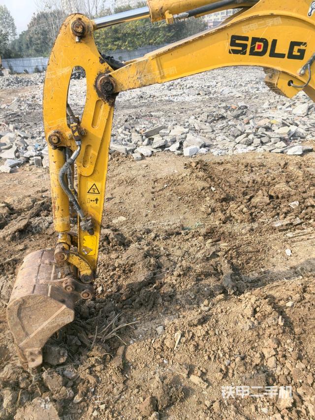 小臂整体右前（工作和回转装置）