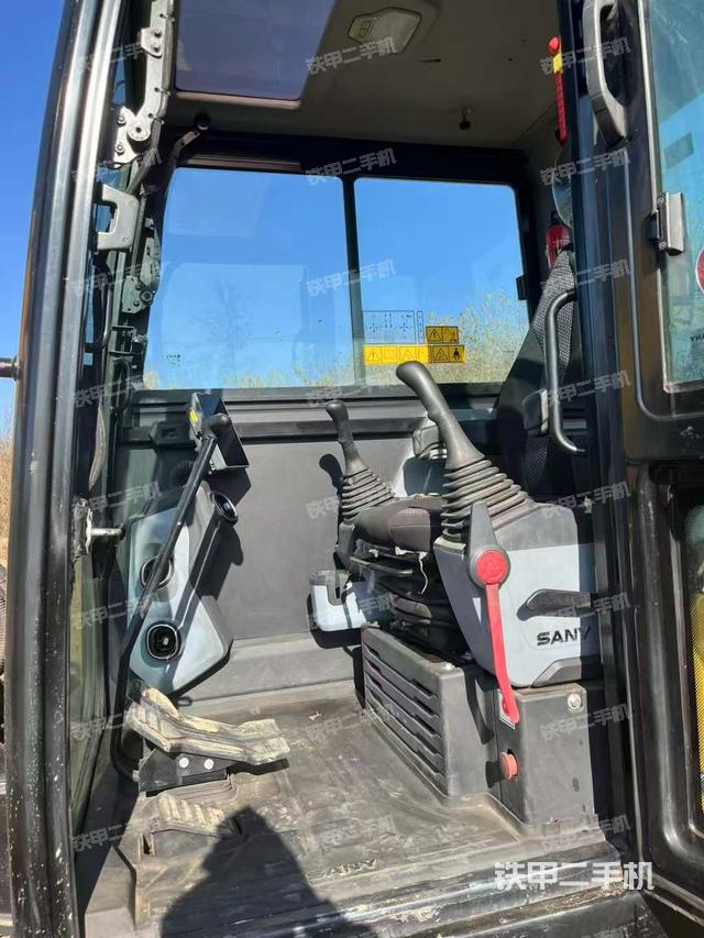 驾驶室整体（整机外观）