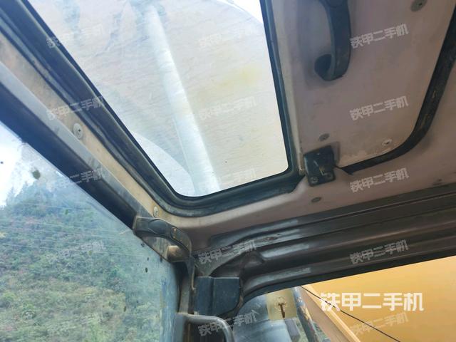 左后方玻璃角标（驾驶室部分）