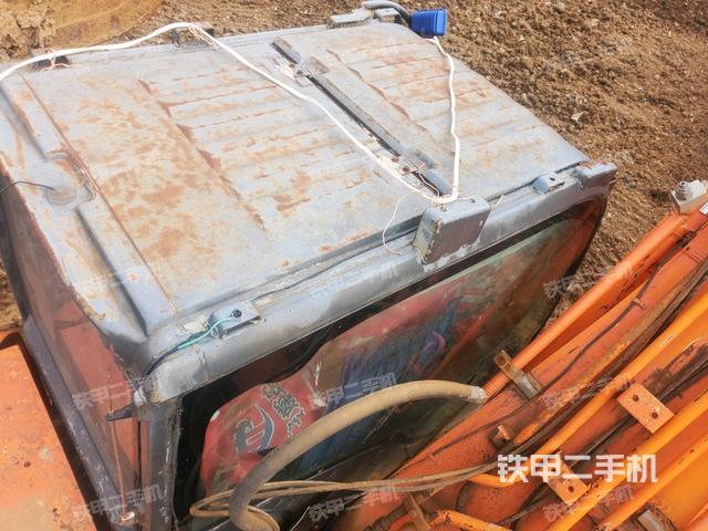 驾驶室顶部（整机外观）