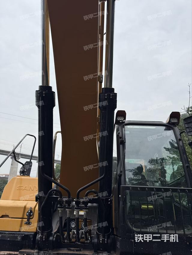 大臂油缸整體?豎拍（工作和回轉(zhuǎn)裝置）