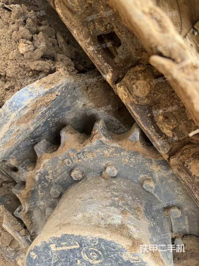 單側(cè)履帶整體（整機(jī)外觀）