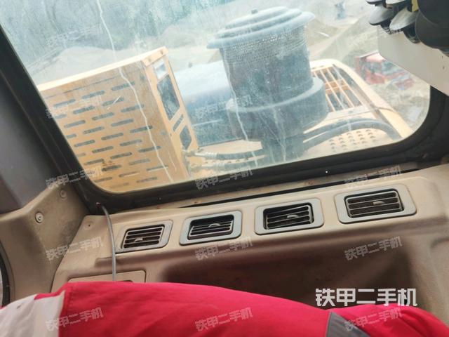 座椅后部（驾驶室部分）