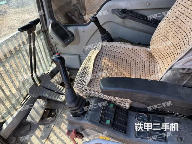驾驶室整体（整机外观）