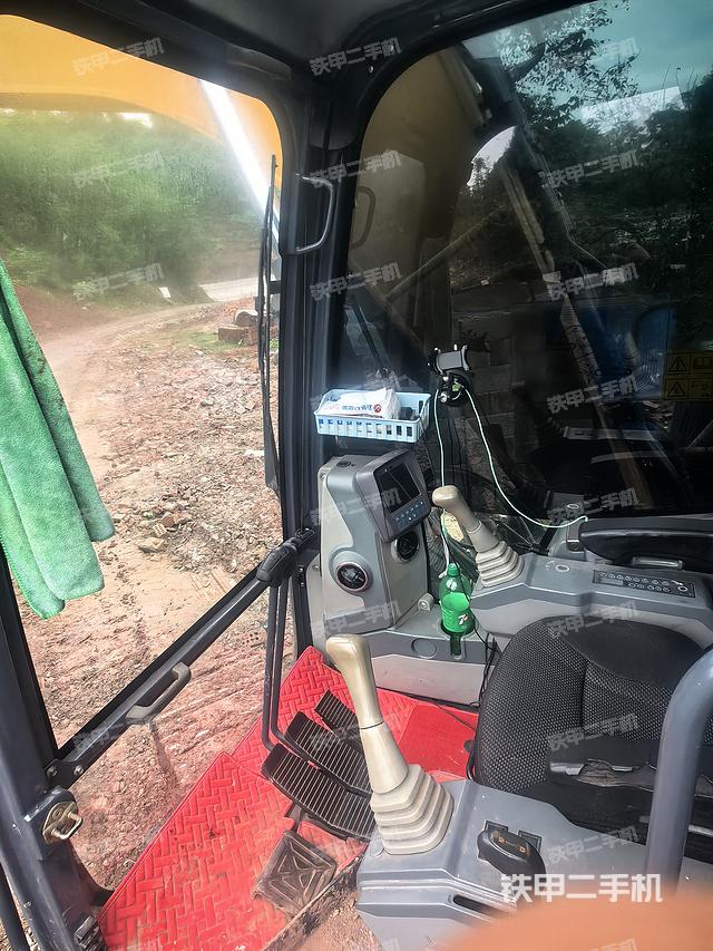 驾驶室整体（整机外观）