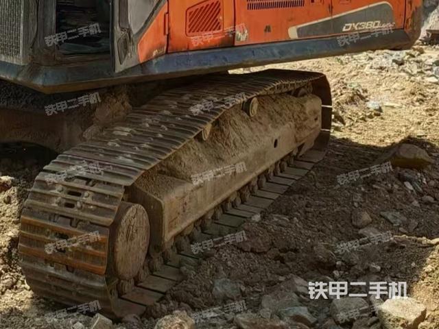 右側(cè)履帶整體（行走機構(gòu)）