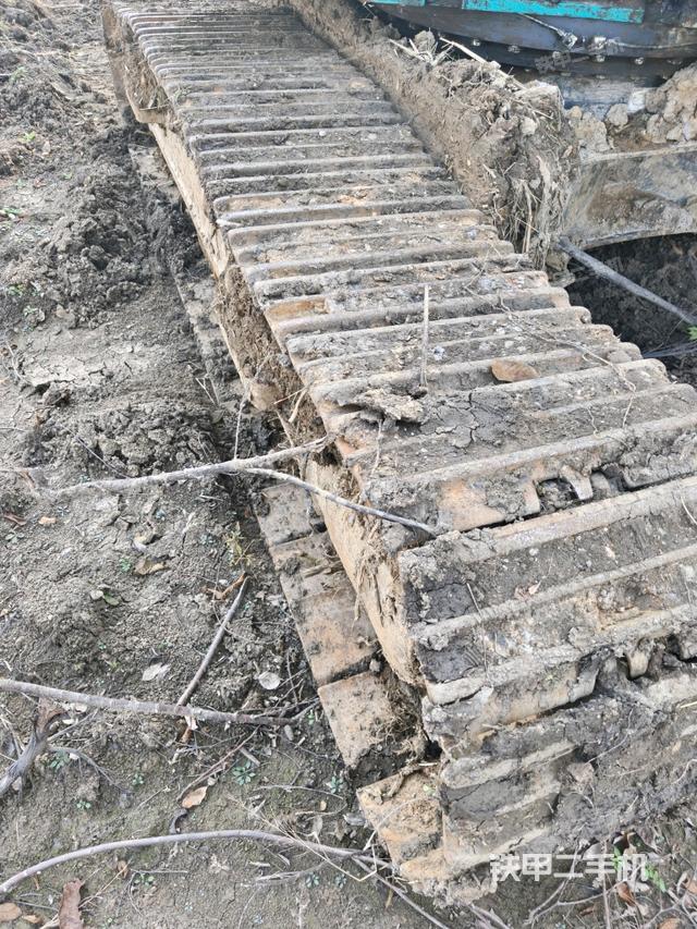 单侧履带整体（整机外观）