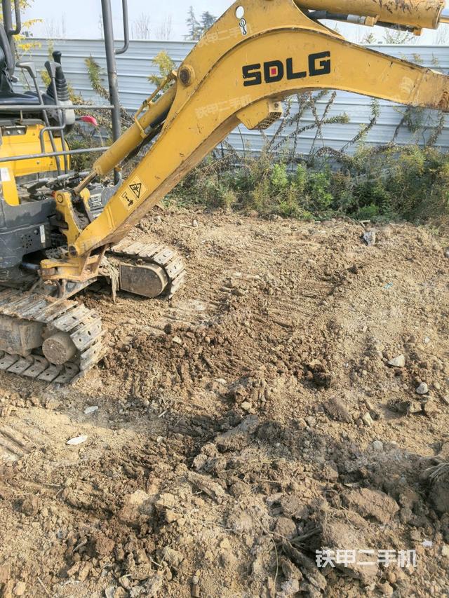 小臂整体左后（工作和回转装置）