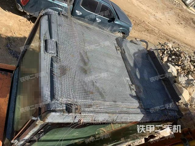 驾驶室顶部（整机外观）