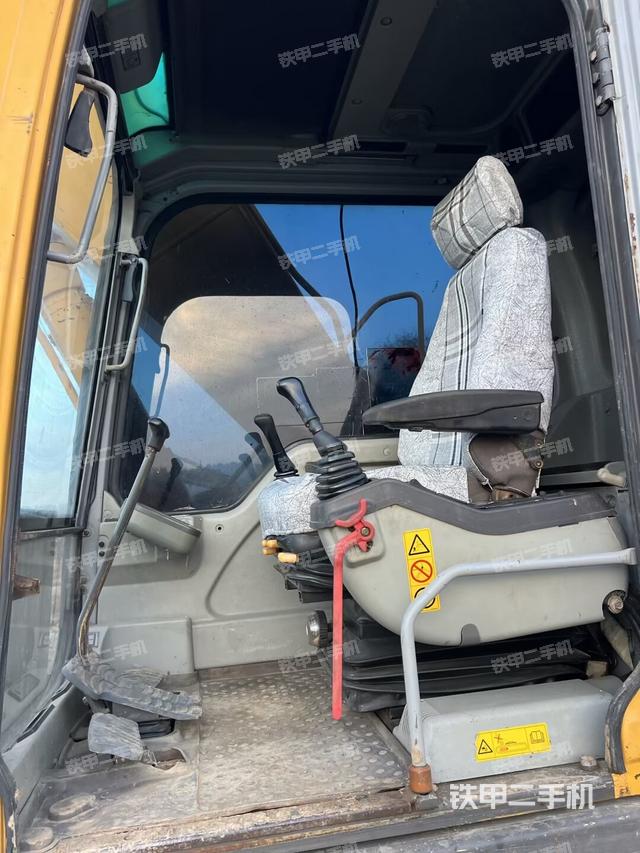 驾驶室整体（整机外观）