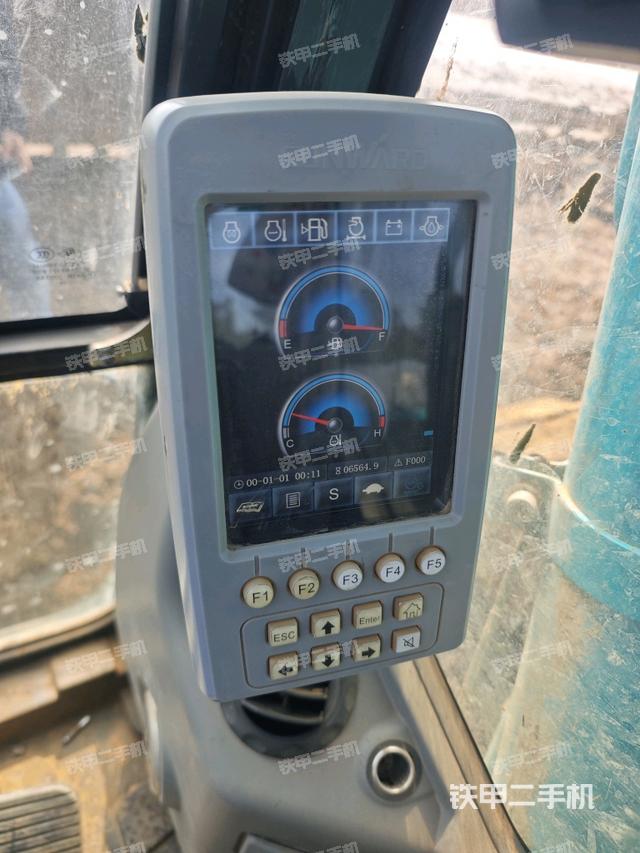 座椅左侧控制台/音响/含左手柄（驾驶室部分）