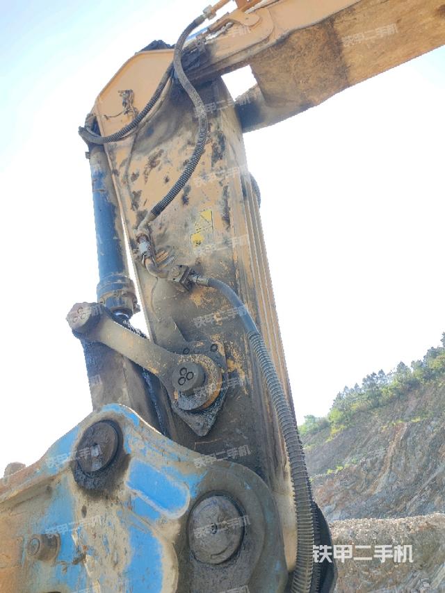 小臂整体左后（工作和回转装置）