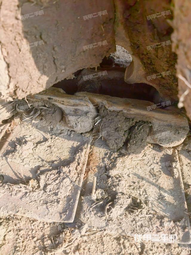 右驱动轮（行走机构）