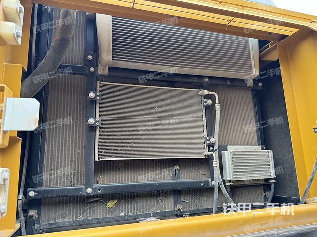 散熱器正面（大件艙室）