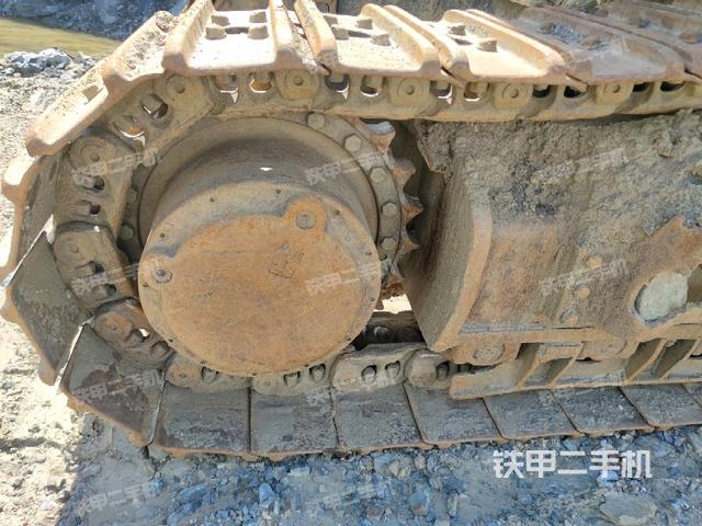 右驱动轮（行走机构）