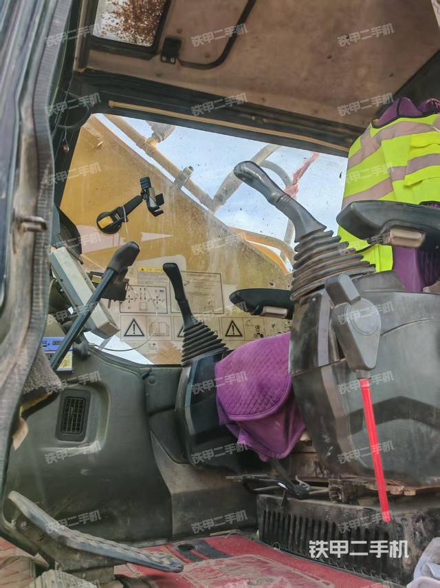 驾驶室整体（整机外观）