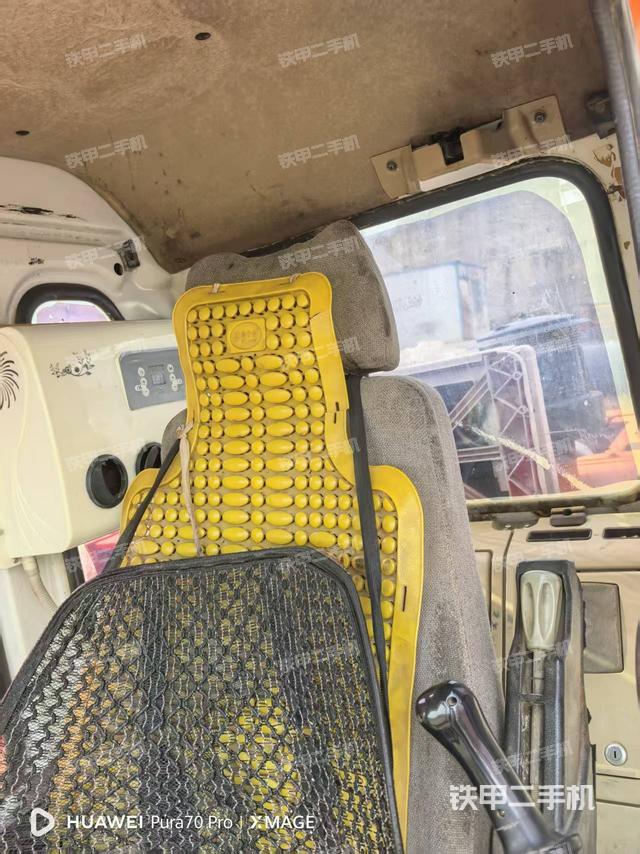 座椅右側(cè)控制臺/鑰匙門/油門/含右手柄（駕駛室部分）