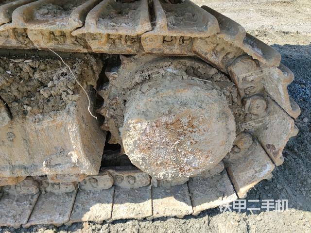 左驅(qū)動(dòng)輪（行走機(jī)構(gòu)）