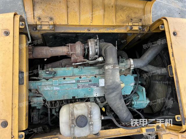 發(fā)動機(jī)整體俯視（整機(jī)外觀）