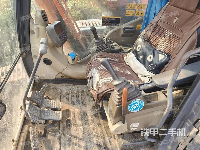 駕駛室整體（整機(jī)外觀）