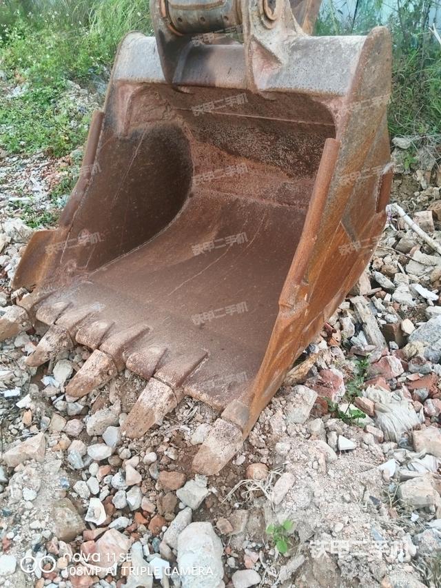 铲斗右后整体（工作和回转装置）