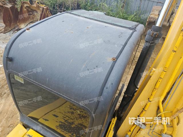 驾驶室顶部（整机外观）