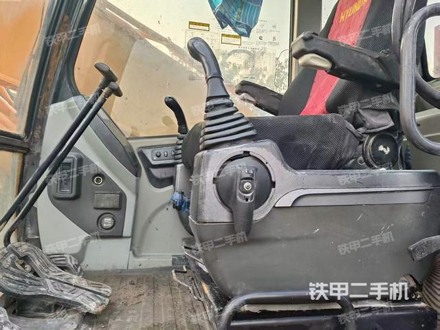 駕駛室整體（整機(jī)外觀）