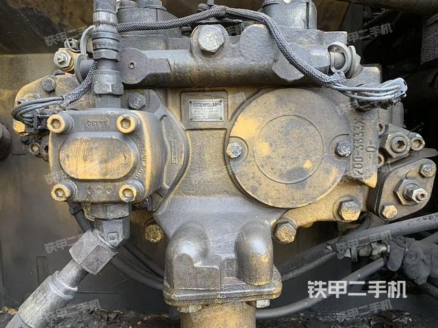 液壓泵艙室正面整體（整機(jī)外觀）