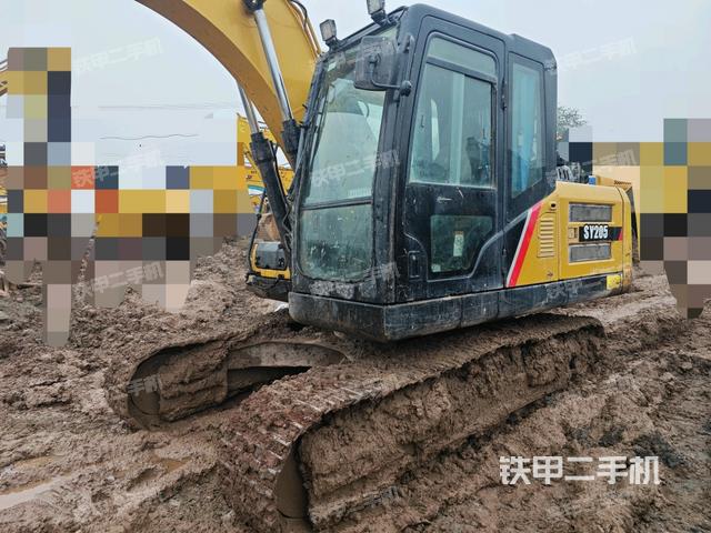 三一重工SY135C挖掘机