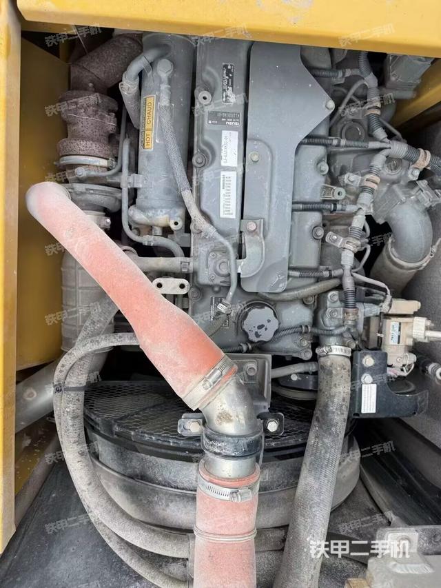 发动机室（上车部件）