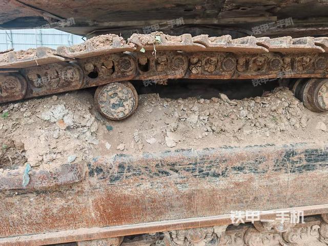 單側(cè)履帶整體（整機(jī)外觀）