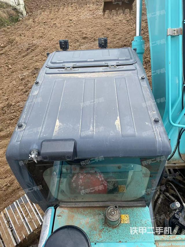 駕駛室頂部（整機(jī)外觀）