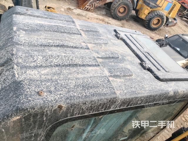 駕駛室頂部俯視（上車(chē)部件）