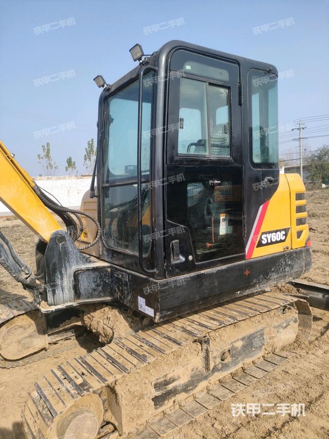 驾驶室整体（整机外观）