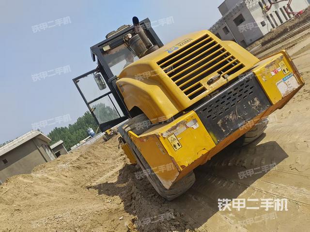 整机右后45°（设备外观及核心部件）