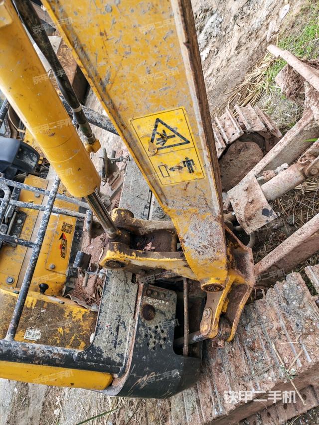 小臂整体右前（工作和回转装置）