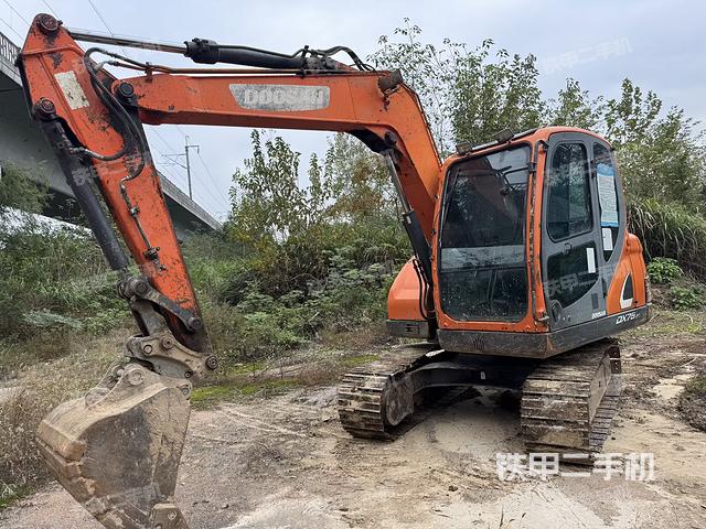 斗山DX75-9C挖掘机