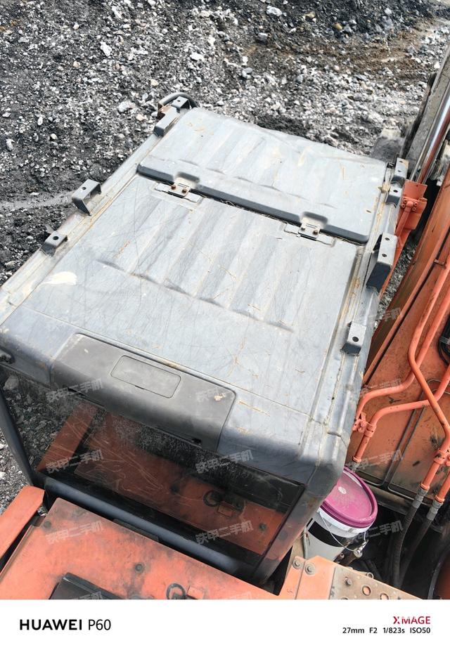 驾驶室顶部（整机外观）