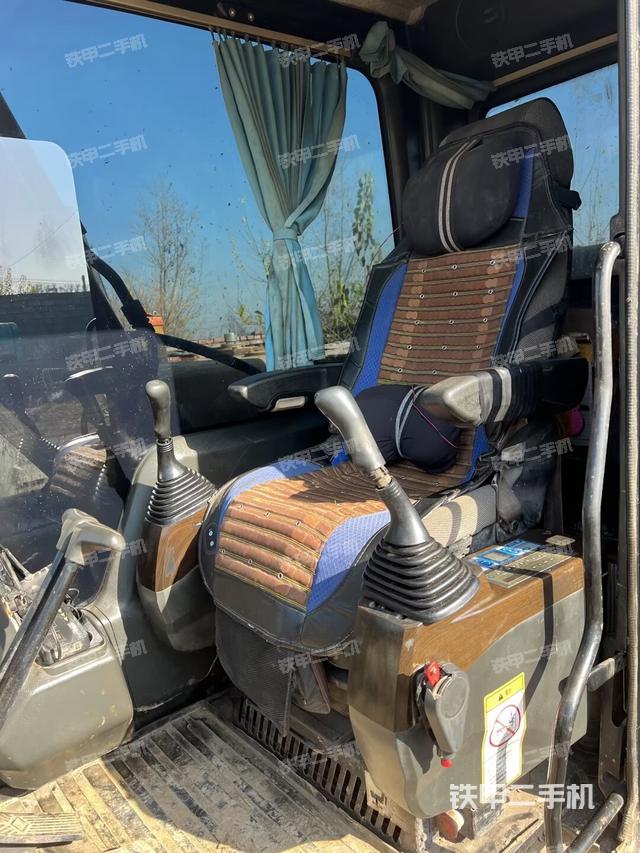 駕駛室整體（整機(jī)外觀）