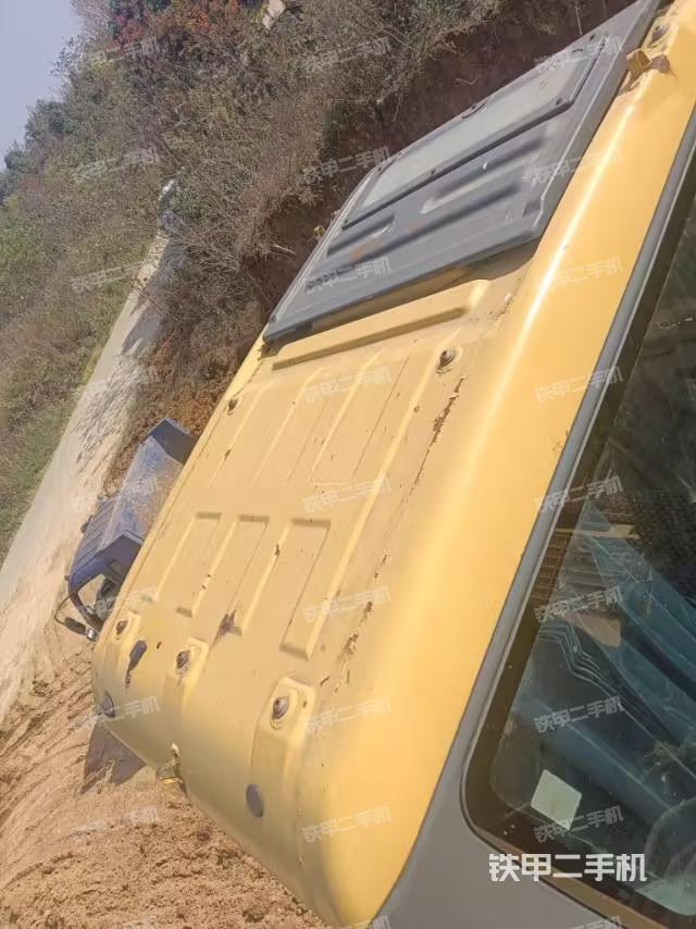 驾驶室顶部（整机外观）