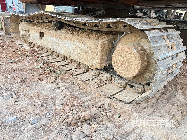 單側(cè)履帶整體（整機(jī)外觀）