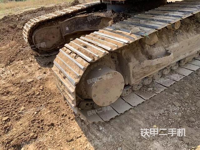 單側(cè)履帶整體（整機(jī)外觀）