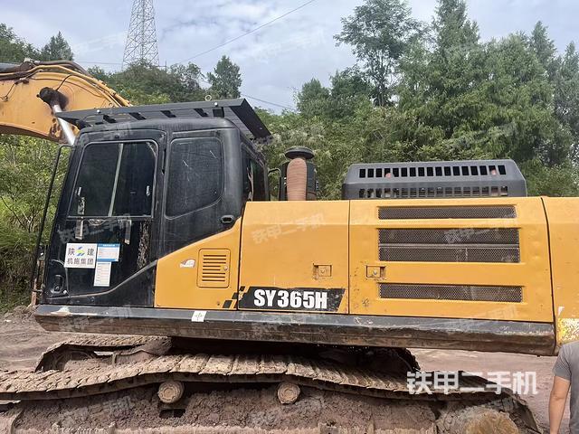 驾驶室顶部（整机外观）