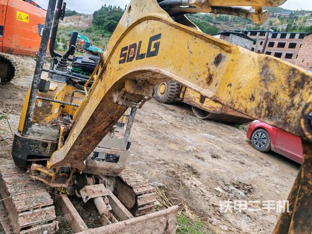 大臂整体 右侧（工作和回转装置）