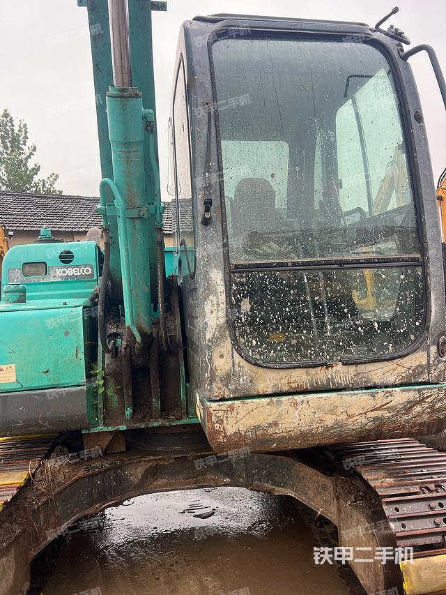 驾驶室整体（整机外观）