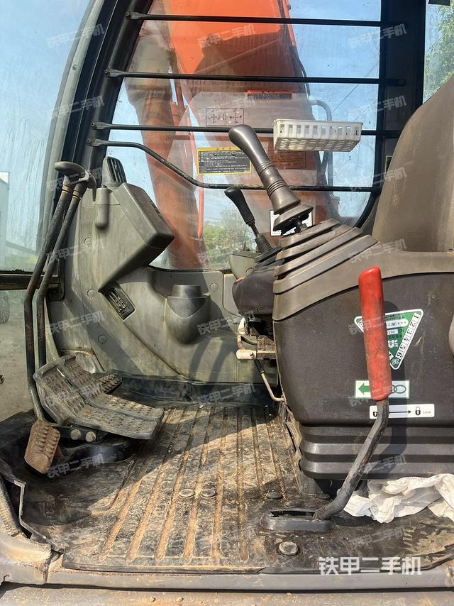 驾驶室整体（整机外观）