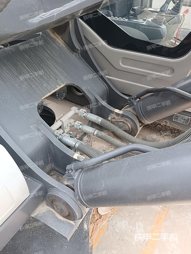 驾驶室整体（整机外观）